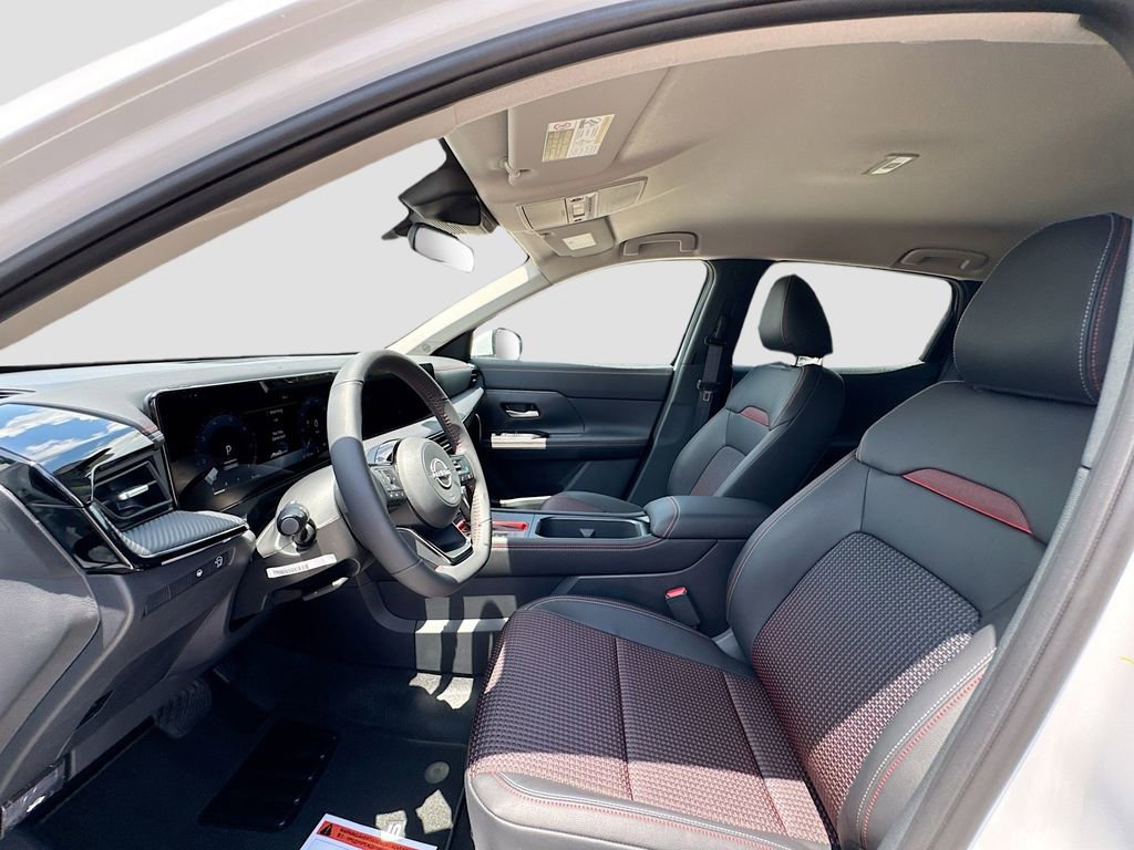 Used 2025 Nissan Kicks SR image 17