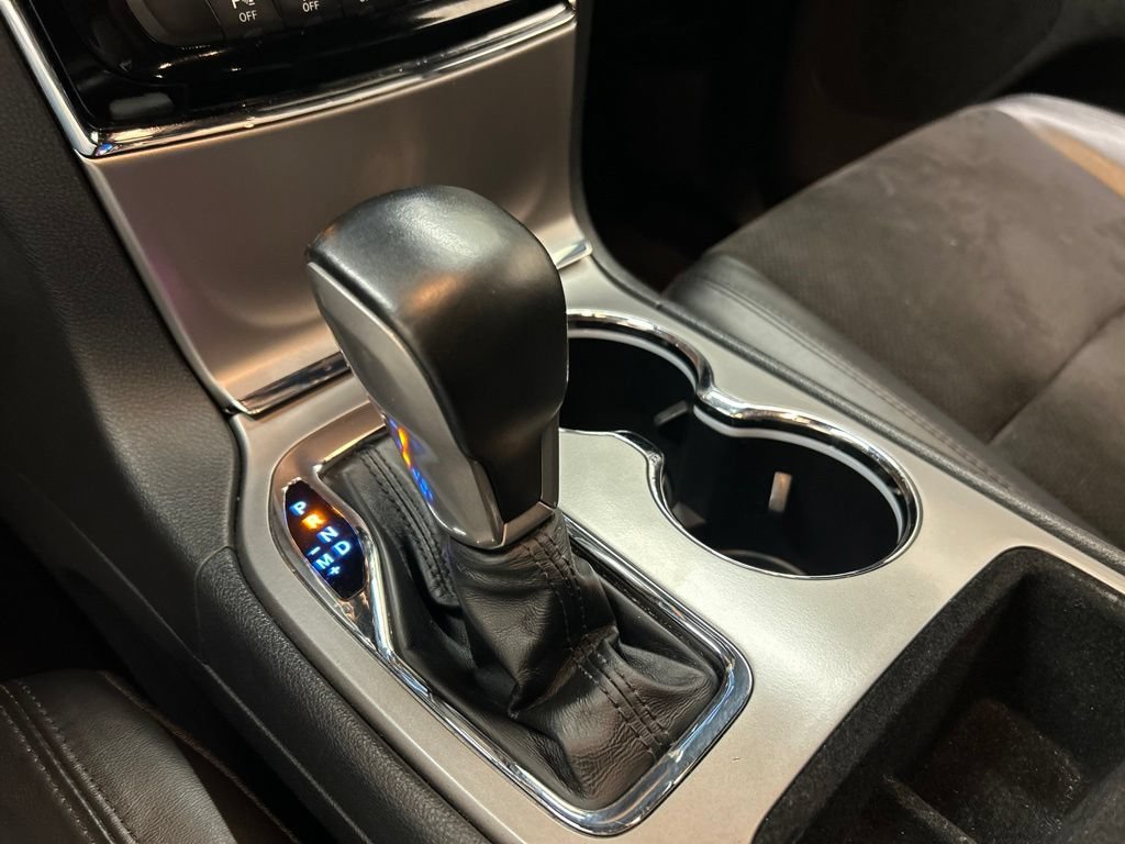 Used 2020 Jeep Grand Cherokee Altitude AWD/4WD image 23