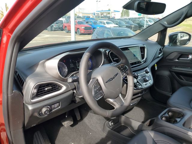 New 2026 Chrysler Pacifica Select FWD image 12
