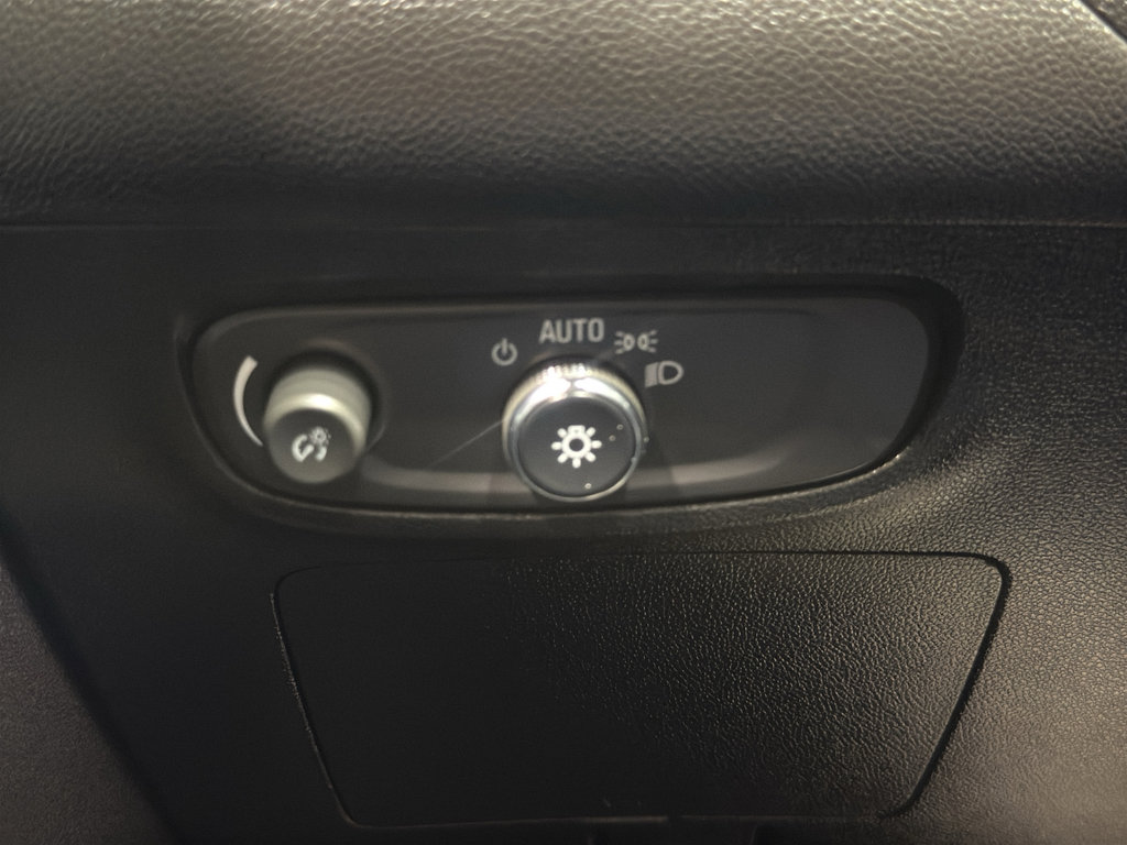 Used 2024 Buick Encore GX Avenir w/ Avenir Technology Package image 33