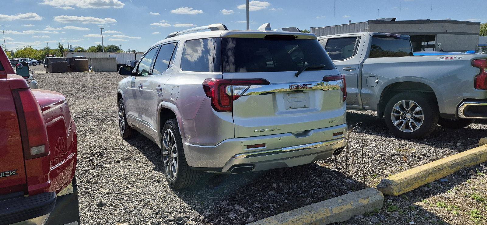 Used 2020 GMC Acadia Denali w/ Technology Package AWD/4WD image 4