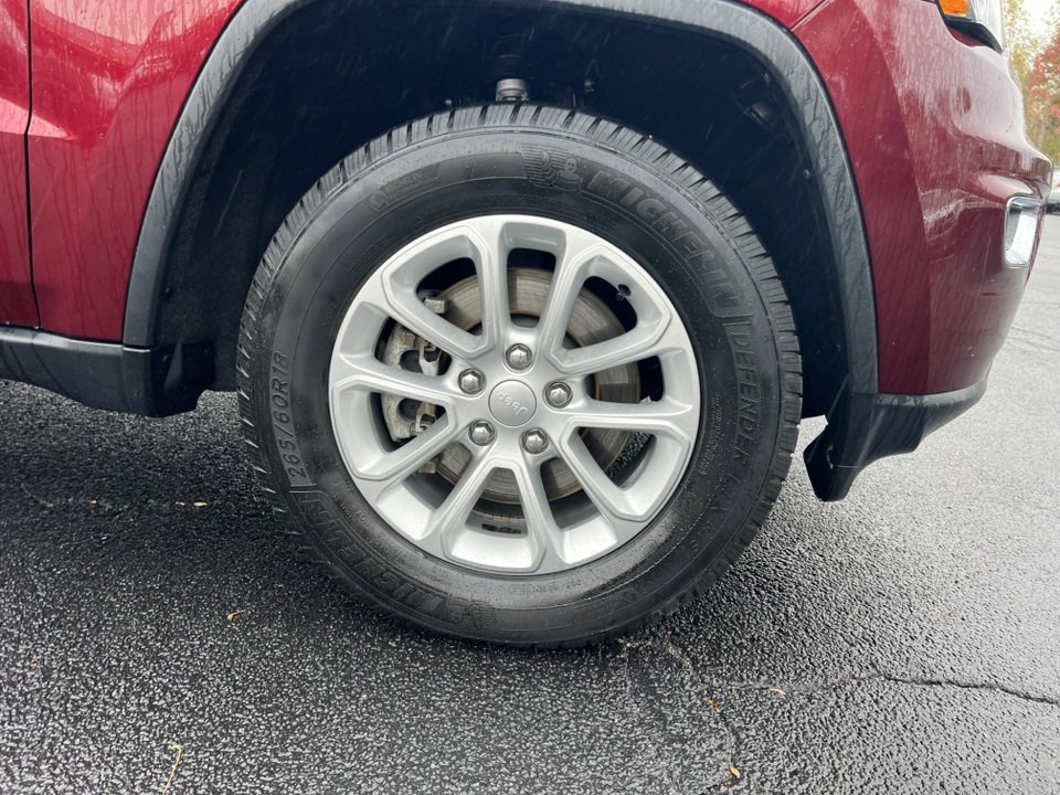 Used 2021 Jeep Grand Cherokee Laredo image 10