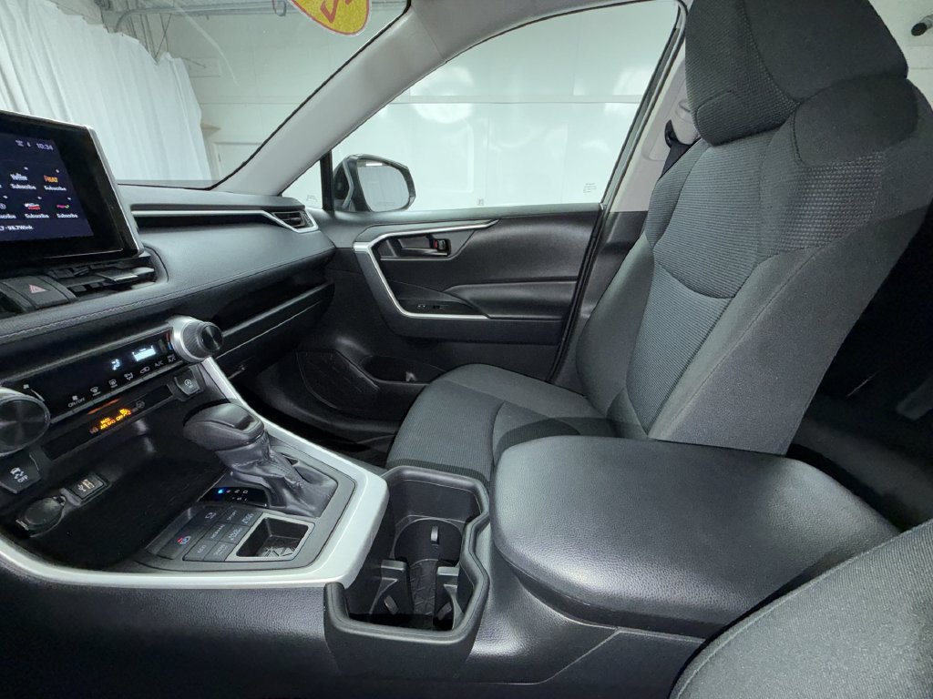 Certified 2024 Toyota RAV4 LE AWD/4WD image 22