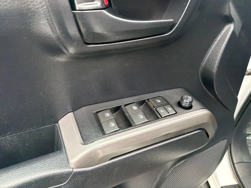 Used 2019 Toyota Tacoma SR5 AWD/4WD image 21
