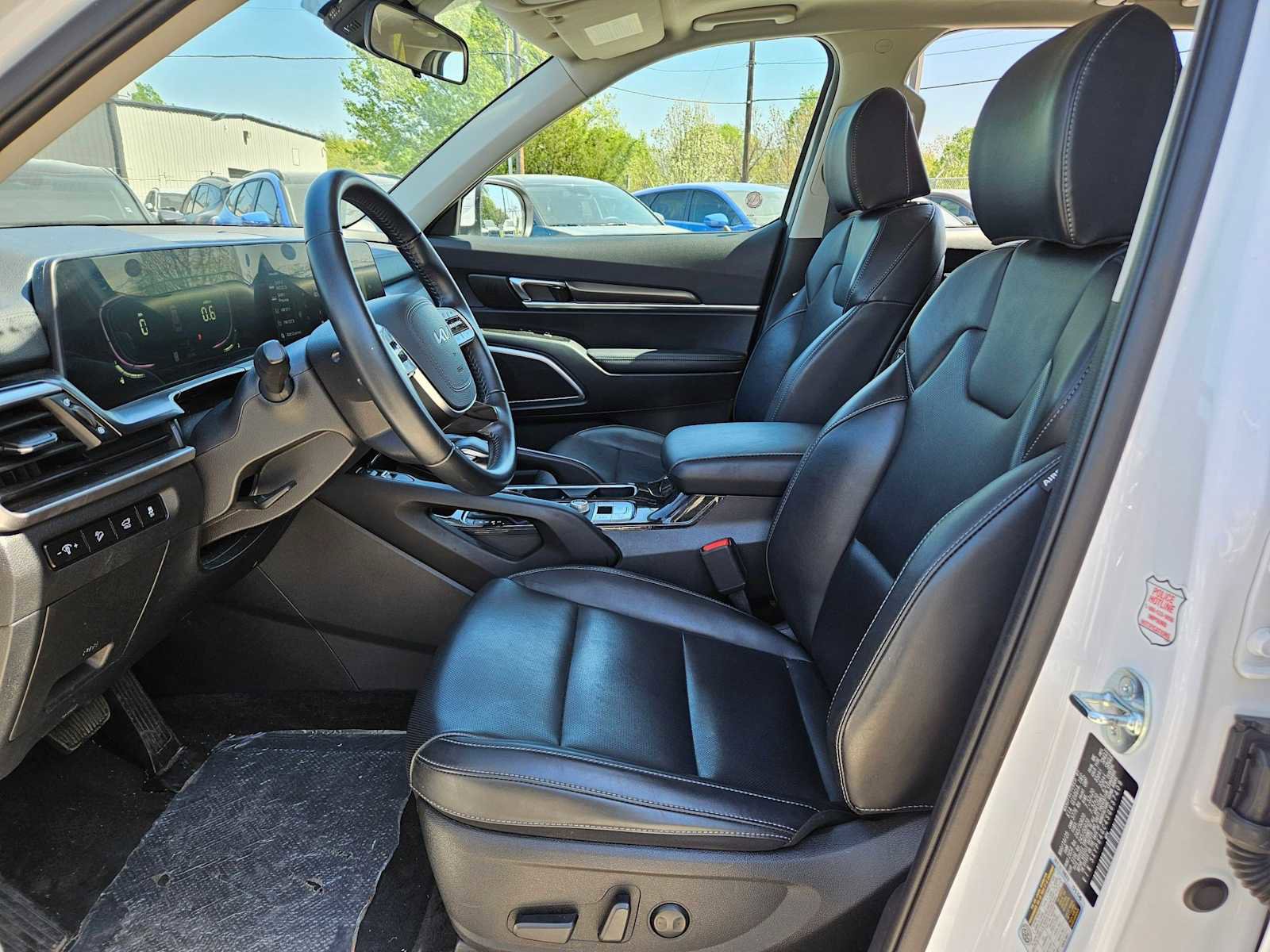 Used 2025 Kia Telluride S image 15