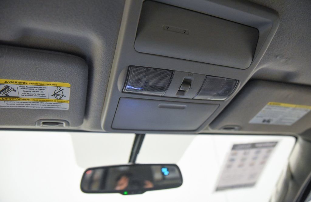 Used 2021 Nissan Frontier SV w/ Midnight Edition Floor Mats AWD/4WD image 24