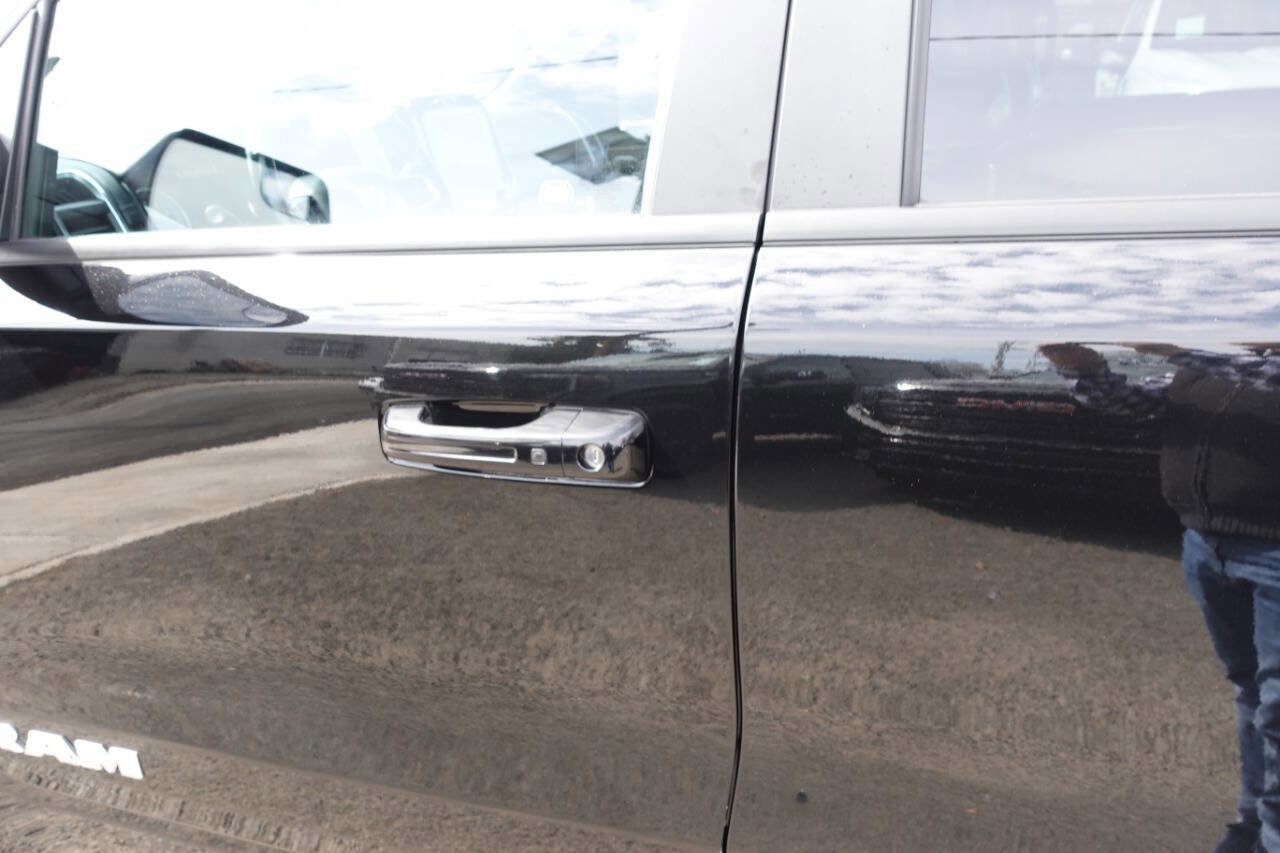 Used 2022 RAM 1500 Laramie AWD/4WD image 17