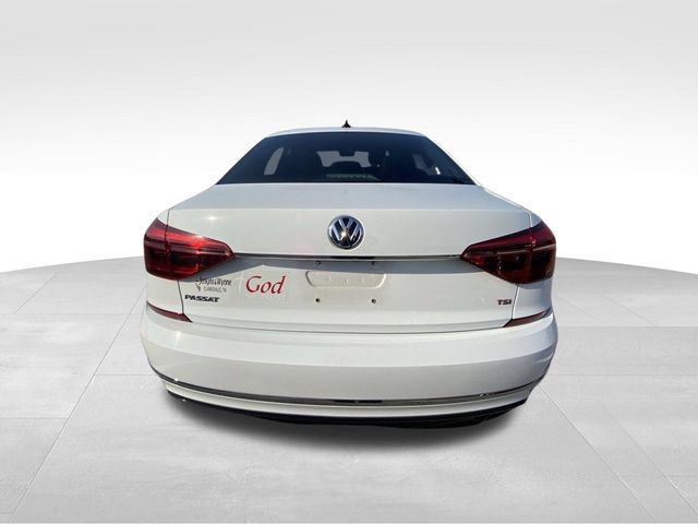 Used 2017 Volkswagen Passat 1.8T R-Line FWD image 8