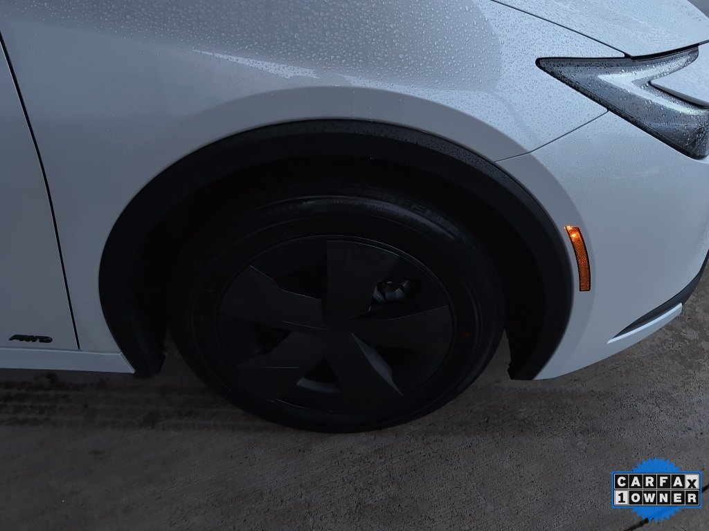 Used 2025 Toyota Prius LE image 3