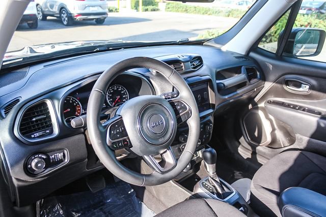 Used 2022 Jeep Renegade Latitude AWD/4WD image 23