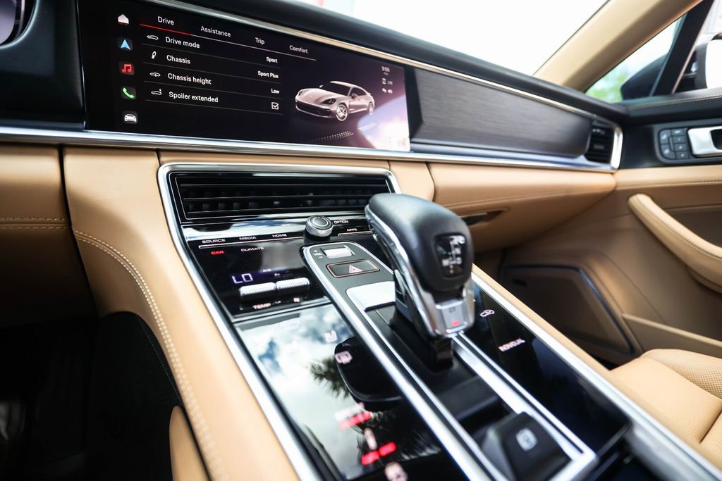 Used 2023 Porsche Panamera Platinum Edition image 35