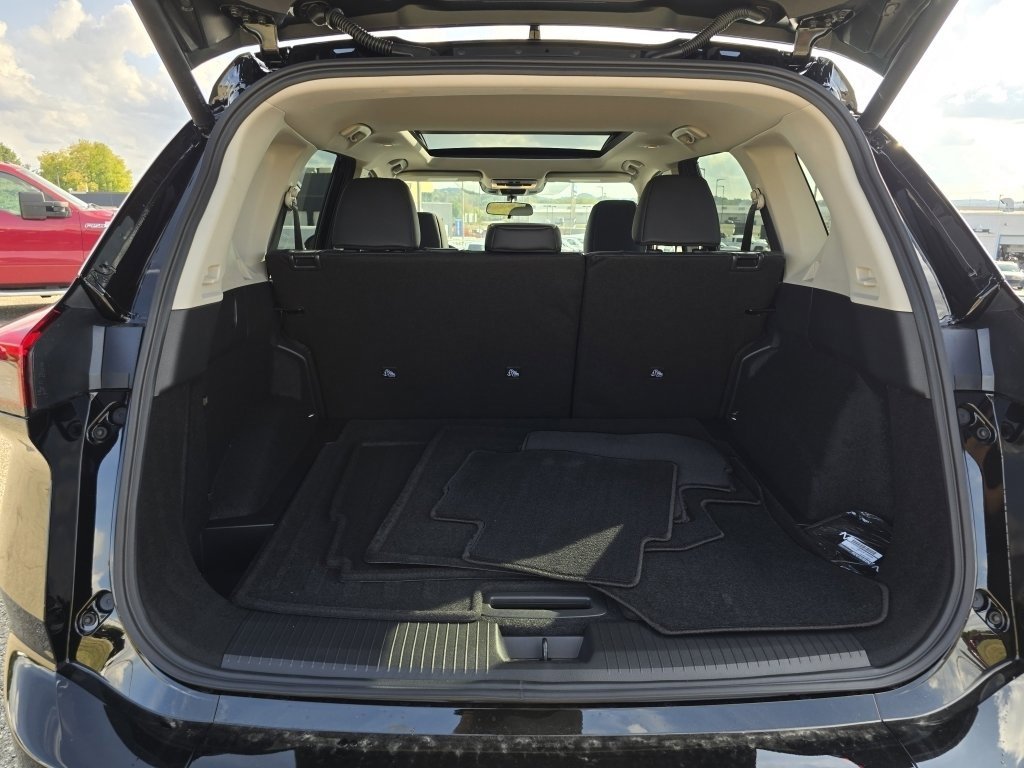 New 2026 Nissan Rogue SV w/ SV Premium Package image 11