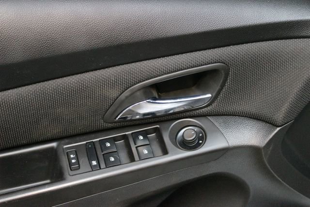 Used 2015 Chevrolet Cruze LT FWD image 15