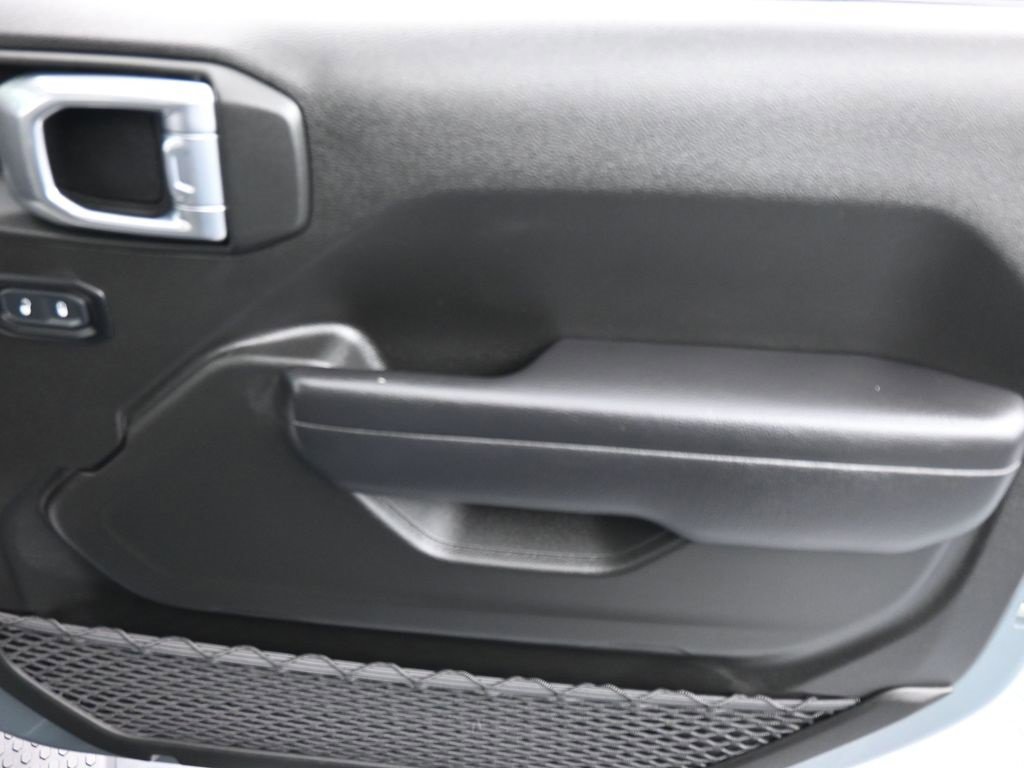 Used 2024 Jeep Wrangler Unlimited w/ Convenience Group image 18