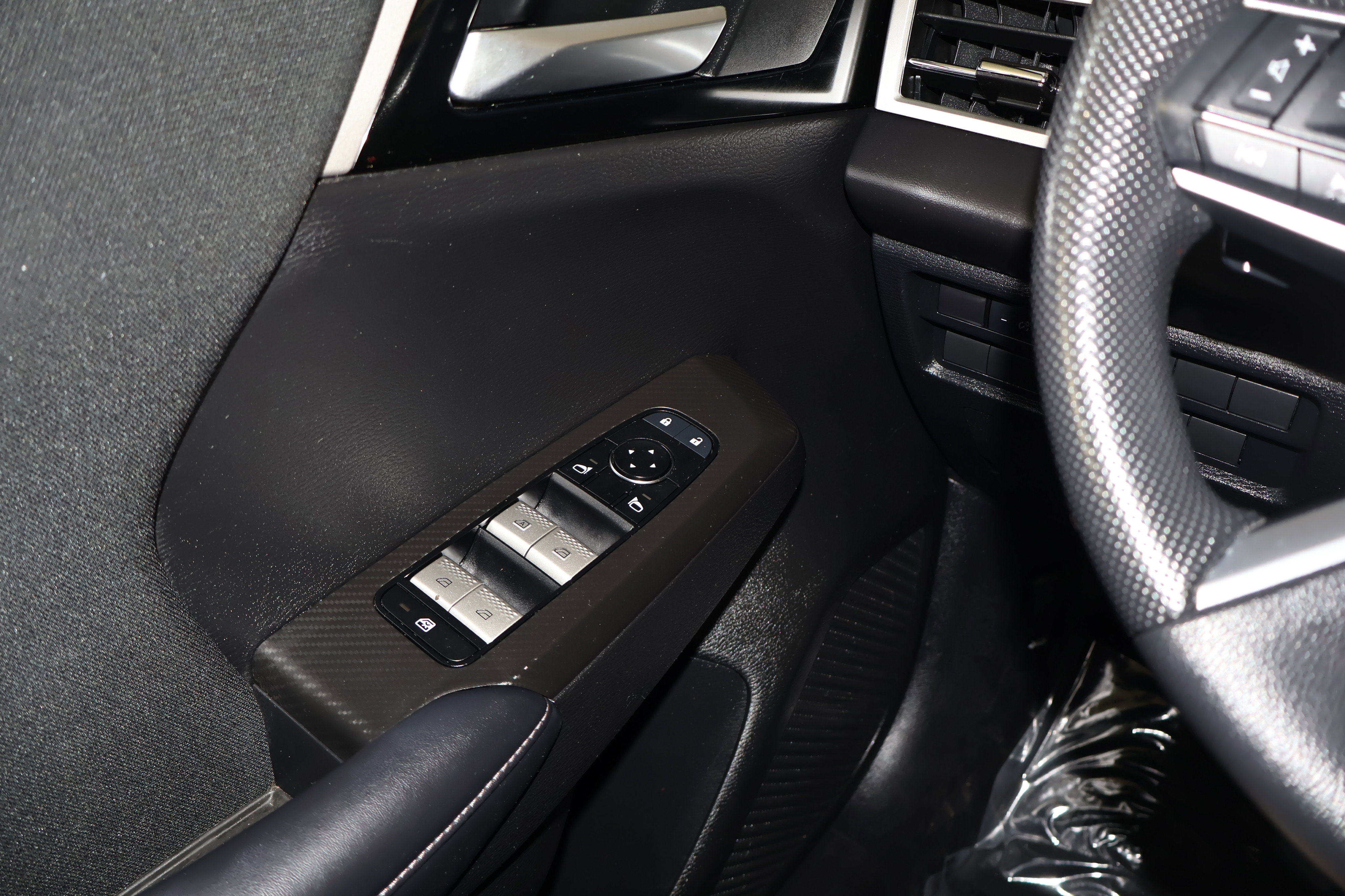 Used 2023 Mitsubishi Outlander ES AWD/4WD image 29