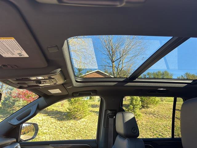 Used 2022 Chevrolet Tahoe Z71 w/ Off-Road Capability Package image 15