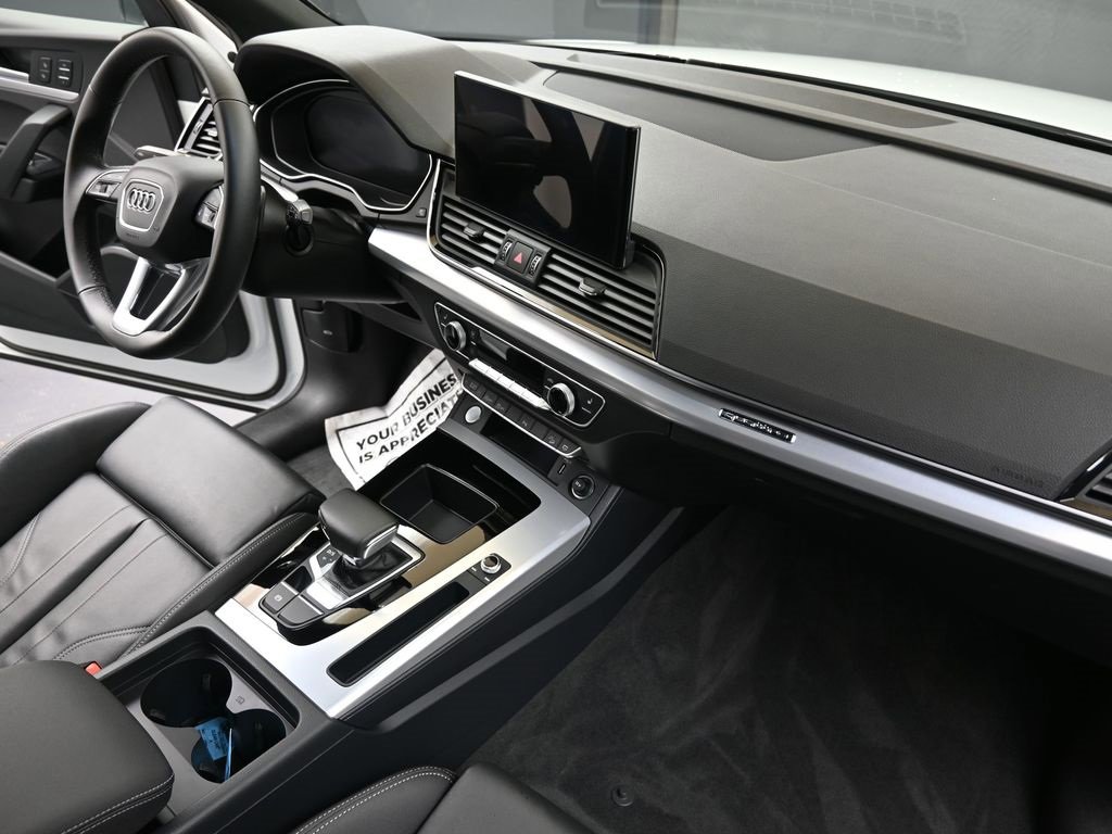 Certified 2025 Audi Q5 2.0T Premium w/ Convenience Plus Package image 13