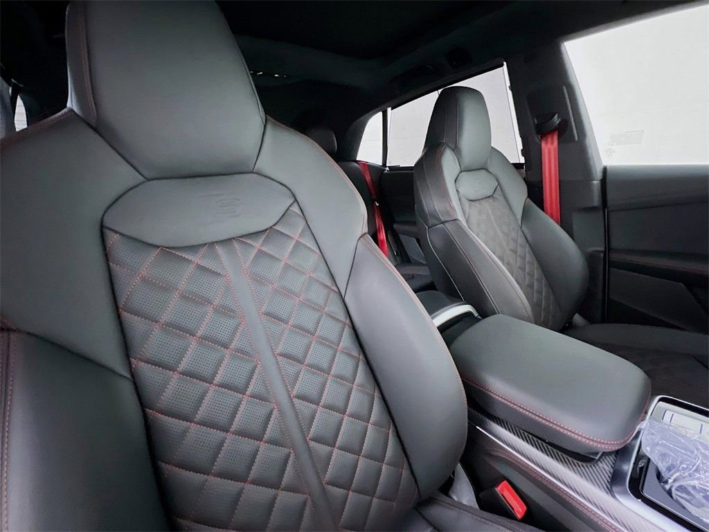 New 2026 Audi SQ8 Prestige image 27