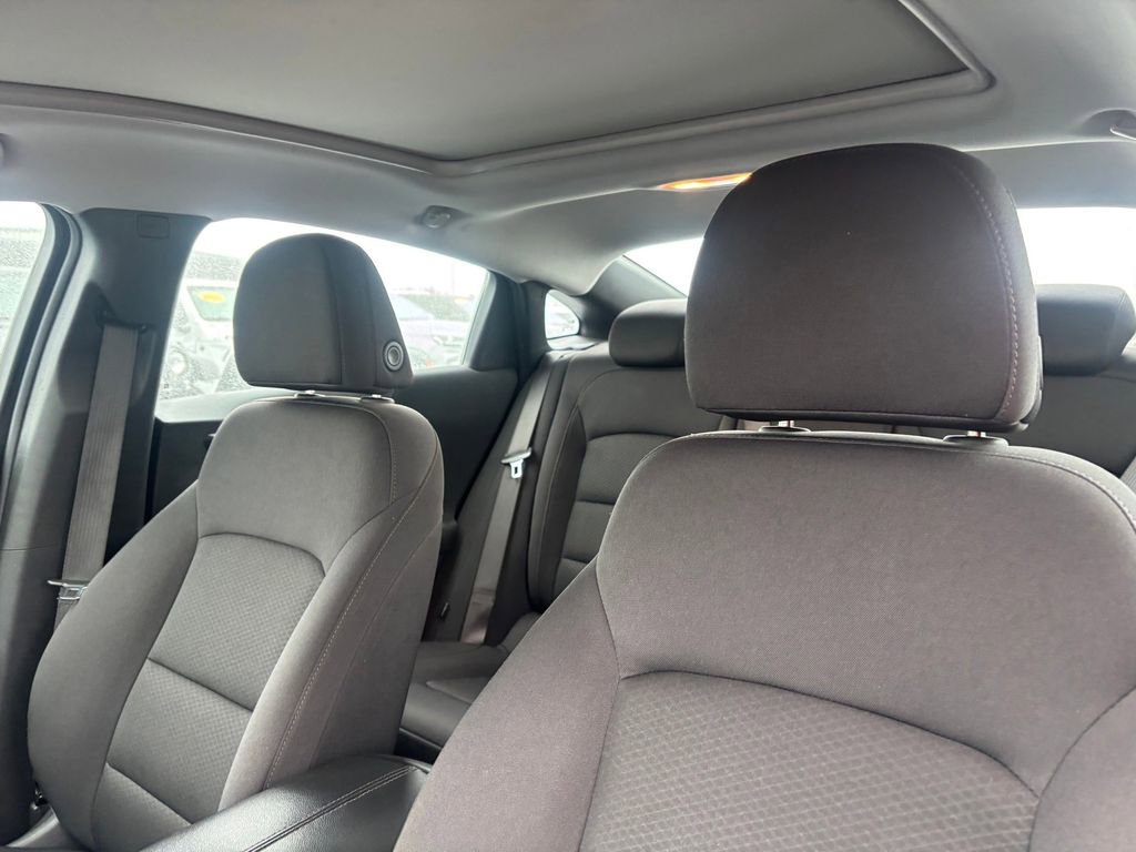 Used 2023 Chevrolet Malibu LT image 12