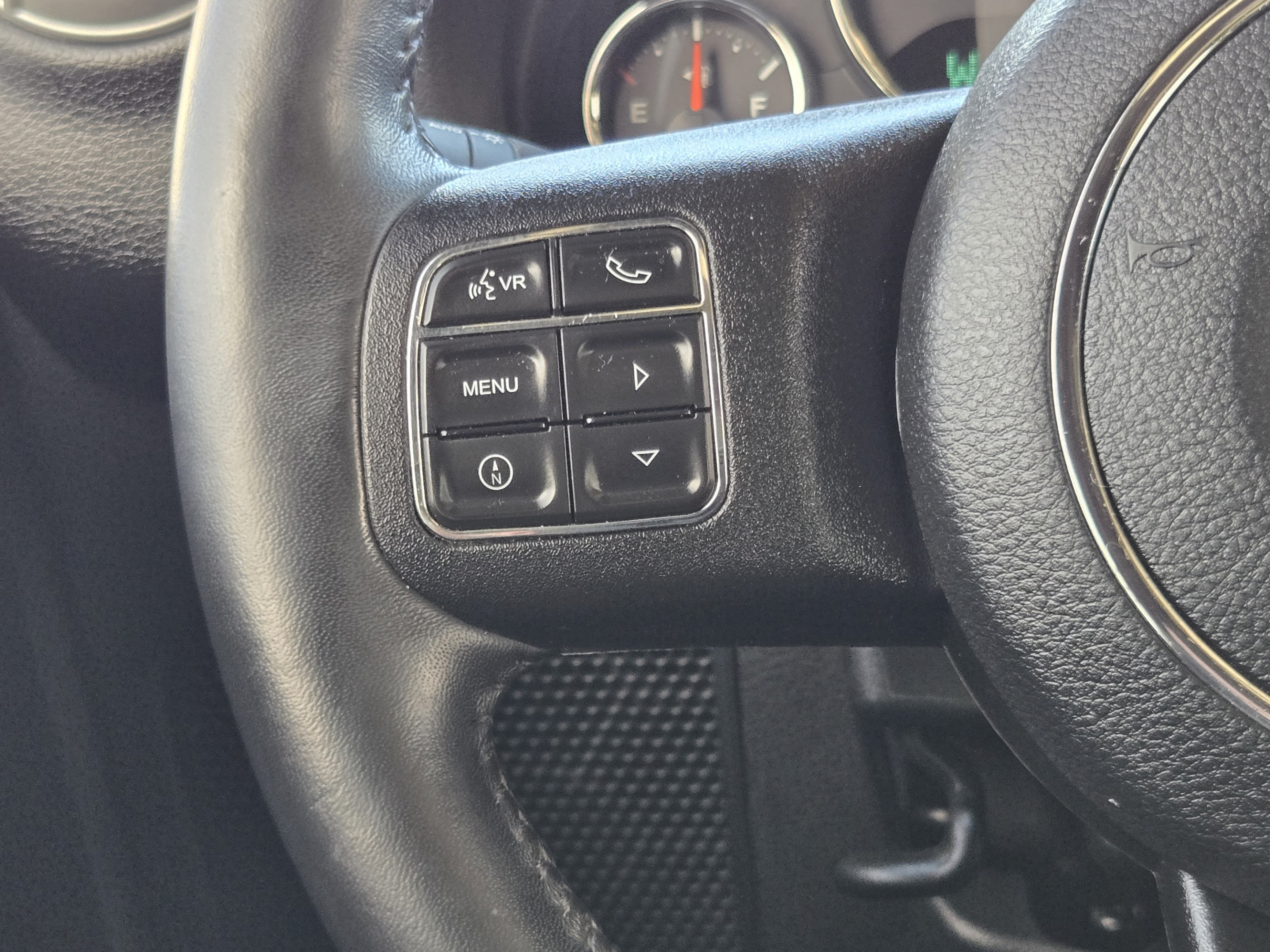 Used 2017 Jeep Wrangler Unlimited Sahara w/ Connectivity Group AWD/4WD image 23