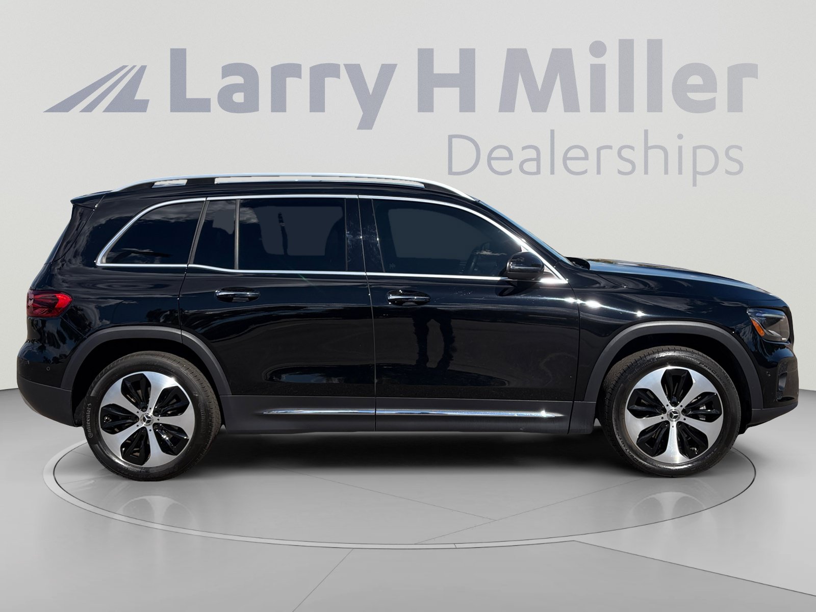 Used 2025 Mercedes-Benz GLB 250 4MATIC image 7