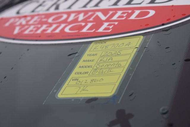 Used 2025 Kia Sorento S image 37