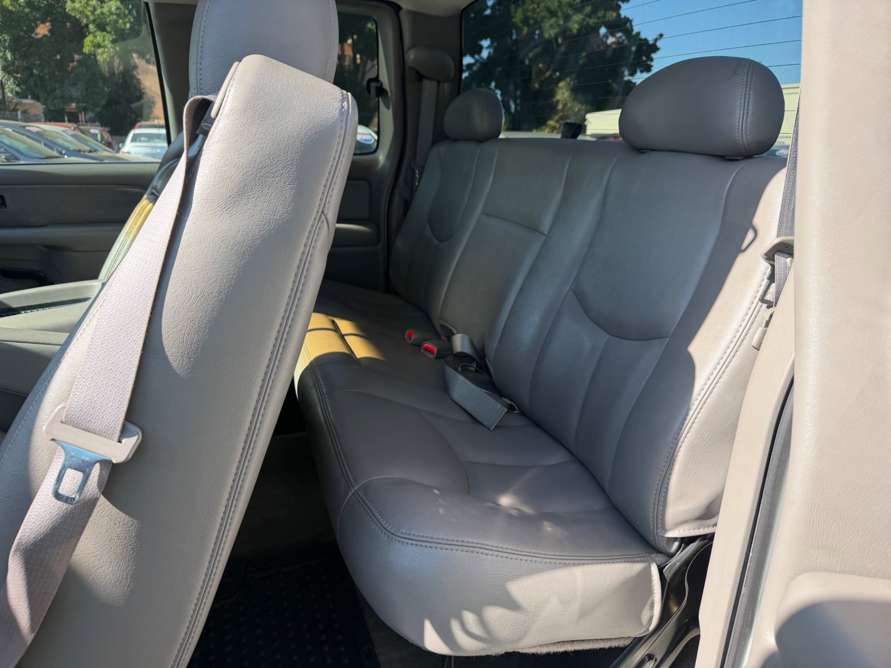 Used 2003 GMC Sierra 1500 SLT w/ SLT Preferred Equipment Group AWD/4WD image 8