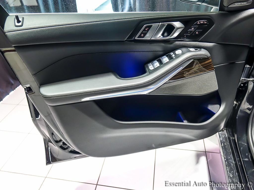 Used 2025 BMW X7 xDrive40i w/ Premium Package image 27