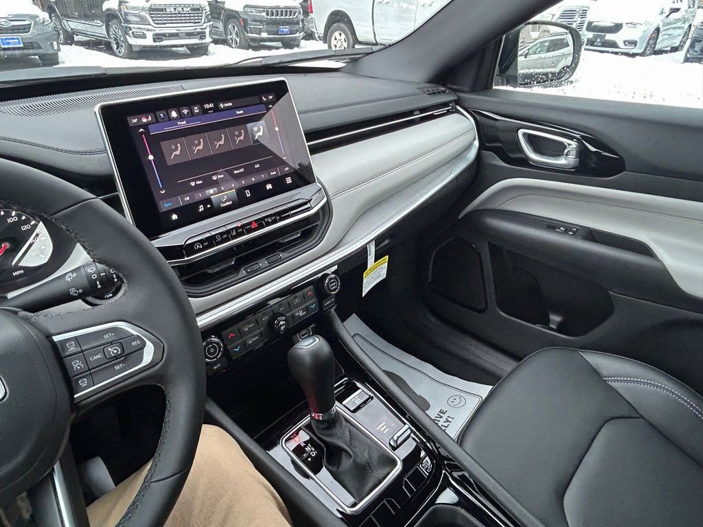 New 2026 Jeep Compass Limited image 13