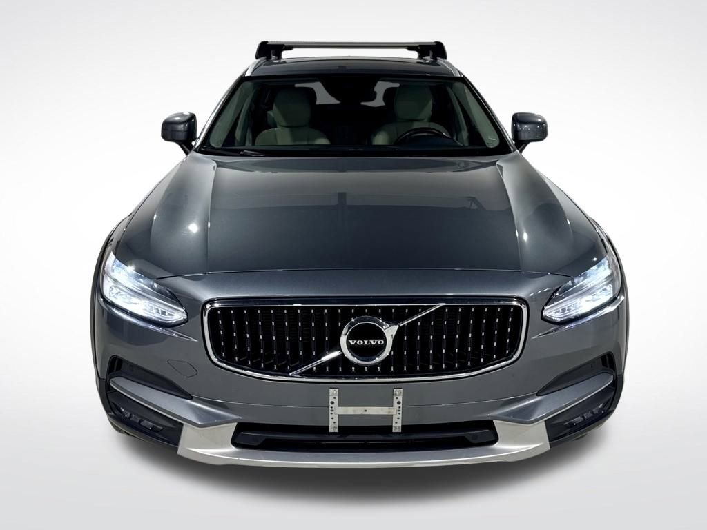 Used 2020 Volvo V90 T6 Cross Country image 12