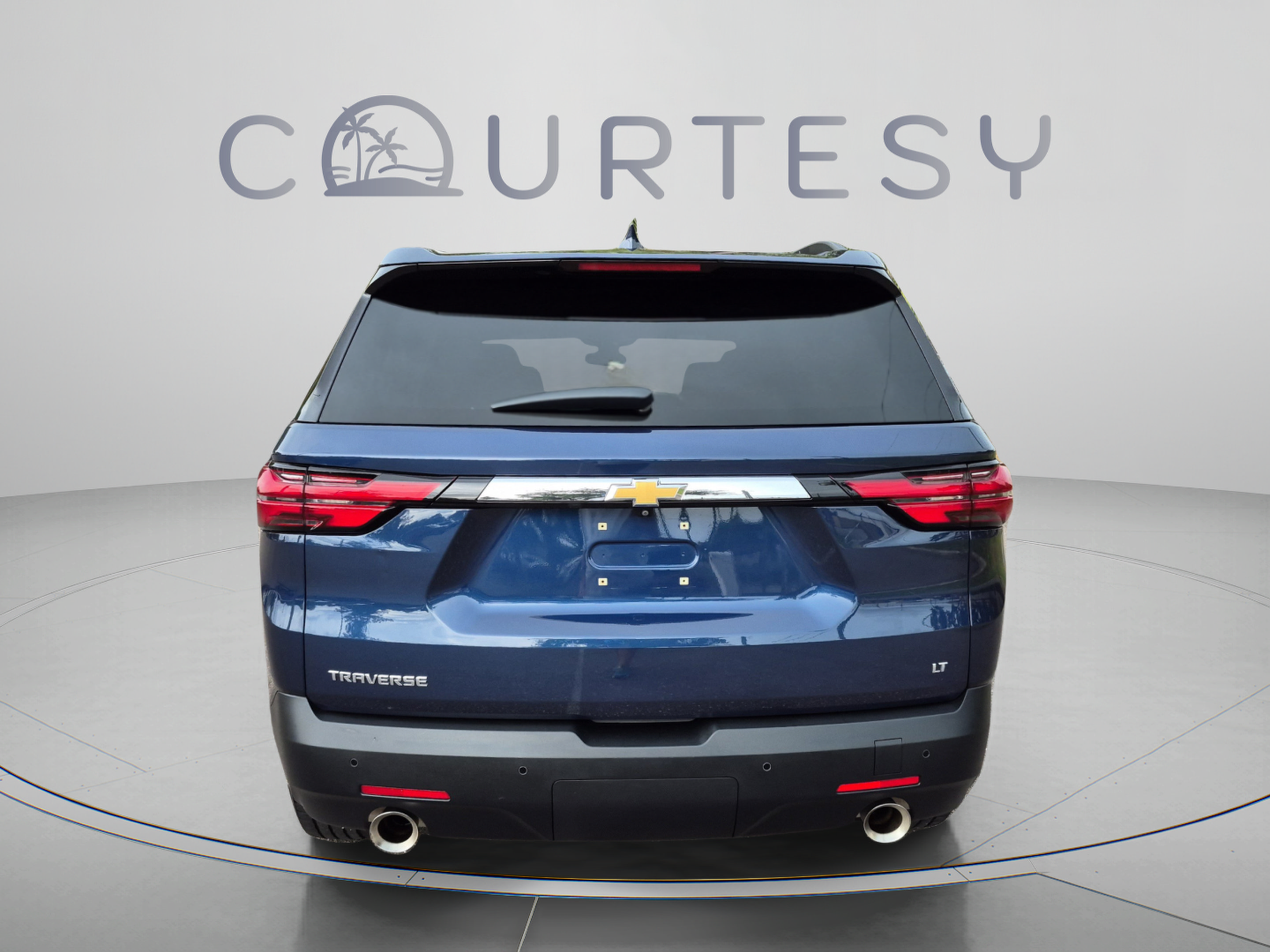 Used 2023 Chevrolet Traverse LT FWD image 4