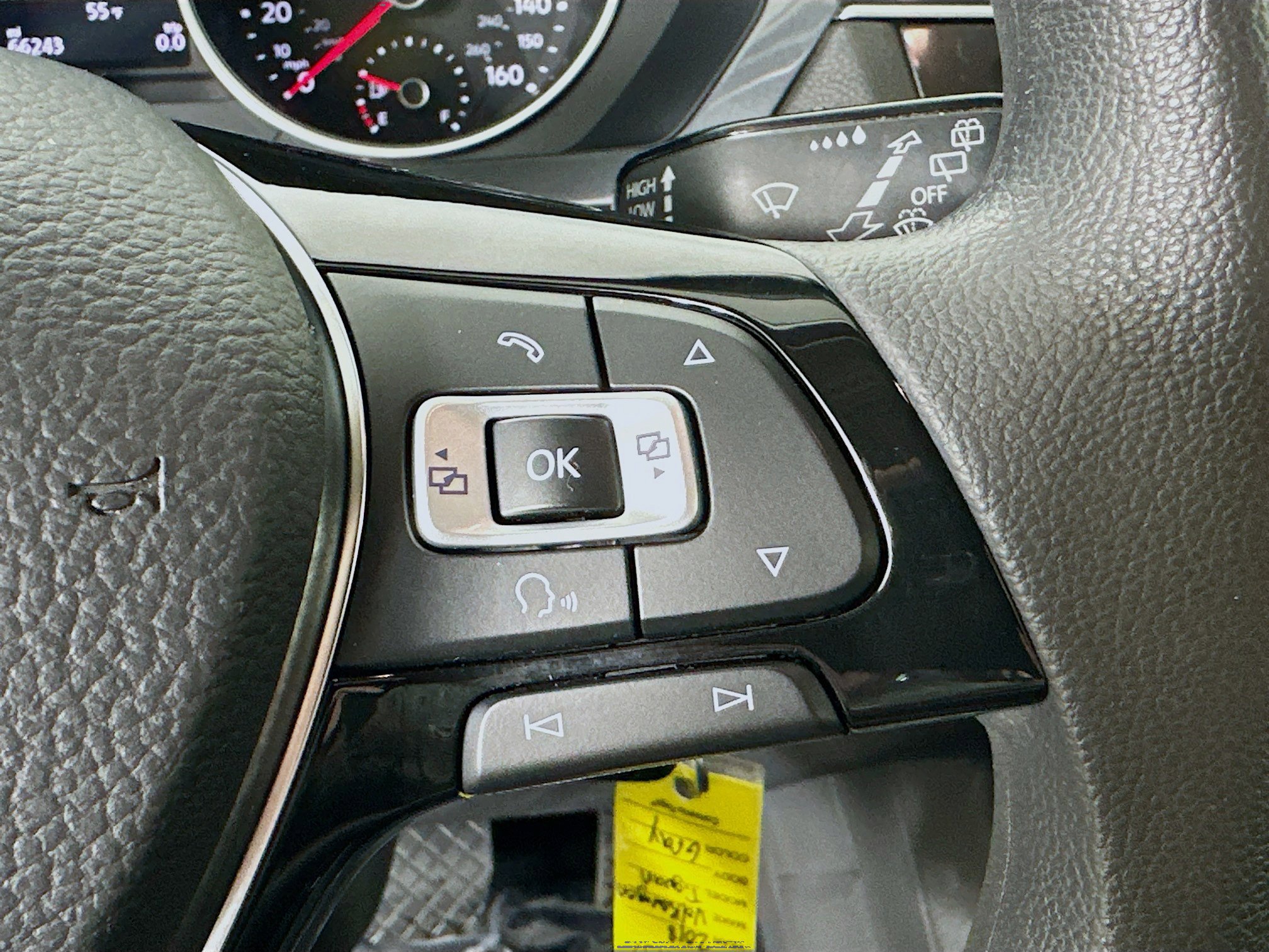 Used 2018 Volkswagen Tiguan S image 14