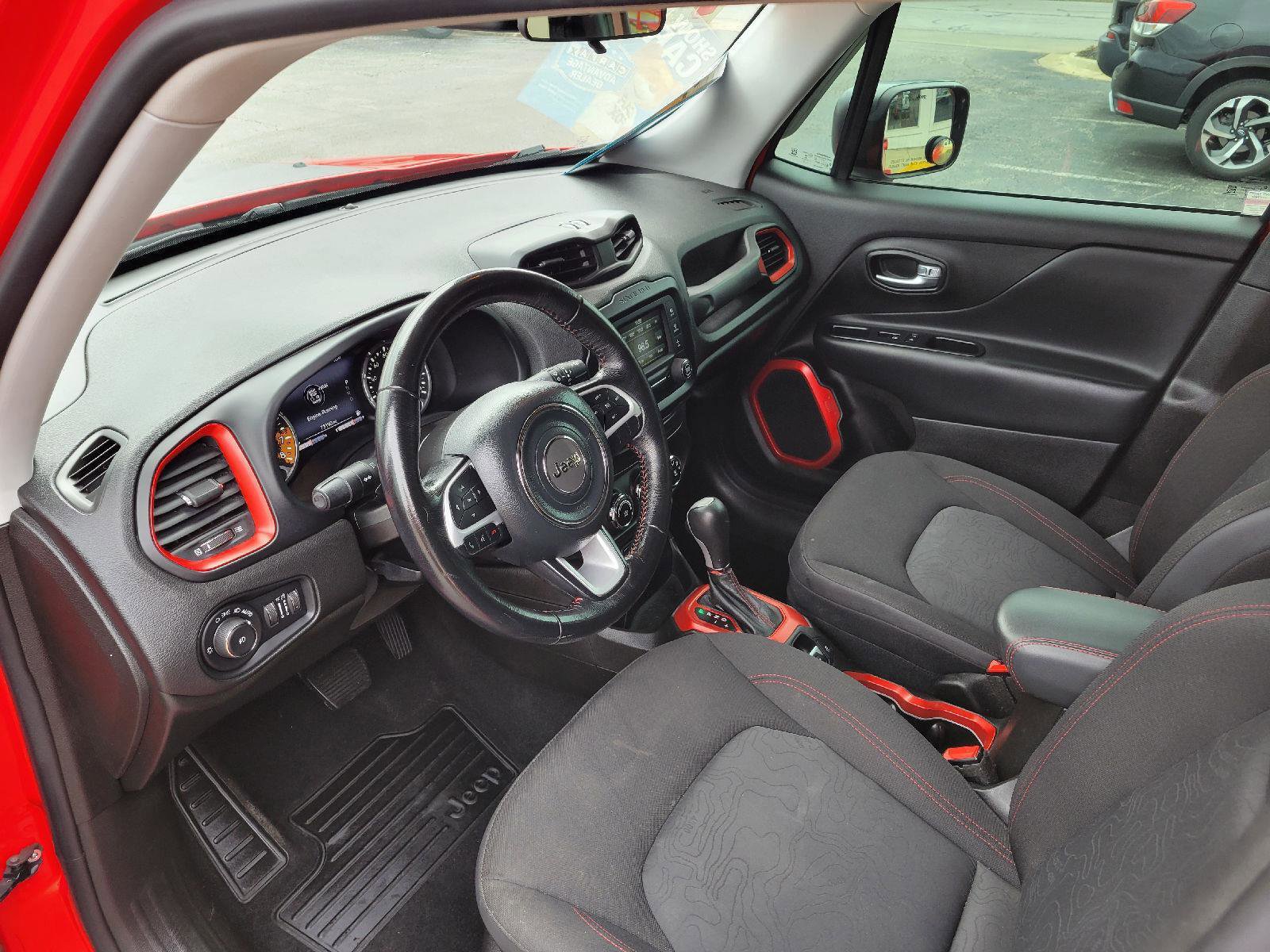 Used 2017 Jeep Renegade Trailhawk image 5