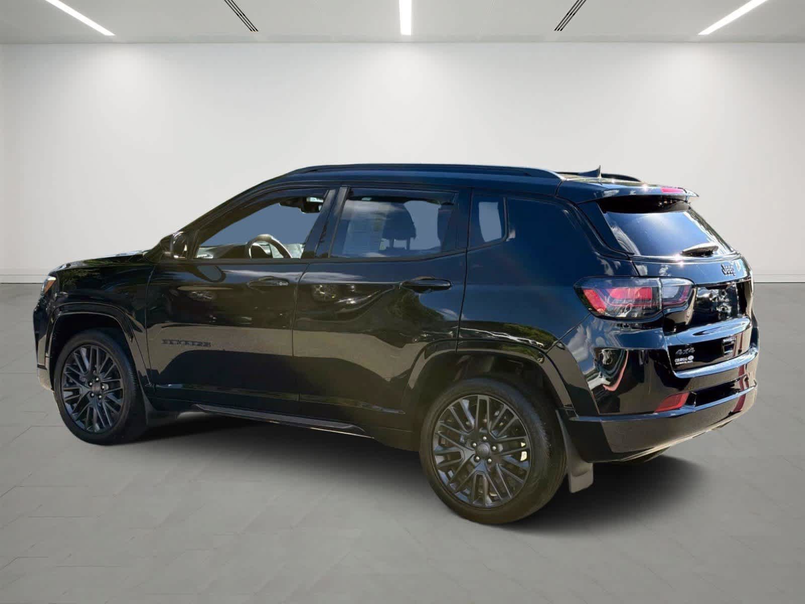 Used 2022 Jeep Compass High Altitude AWD/4WD image 3