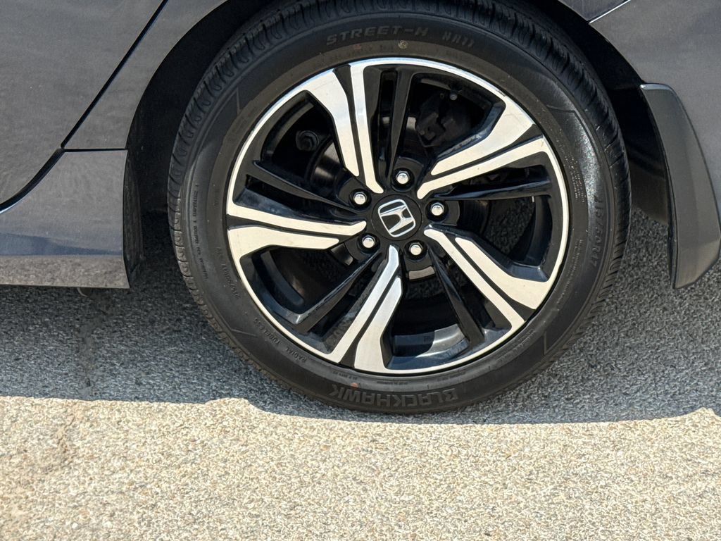Used 2016 Honda Civic Touring image 9