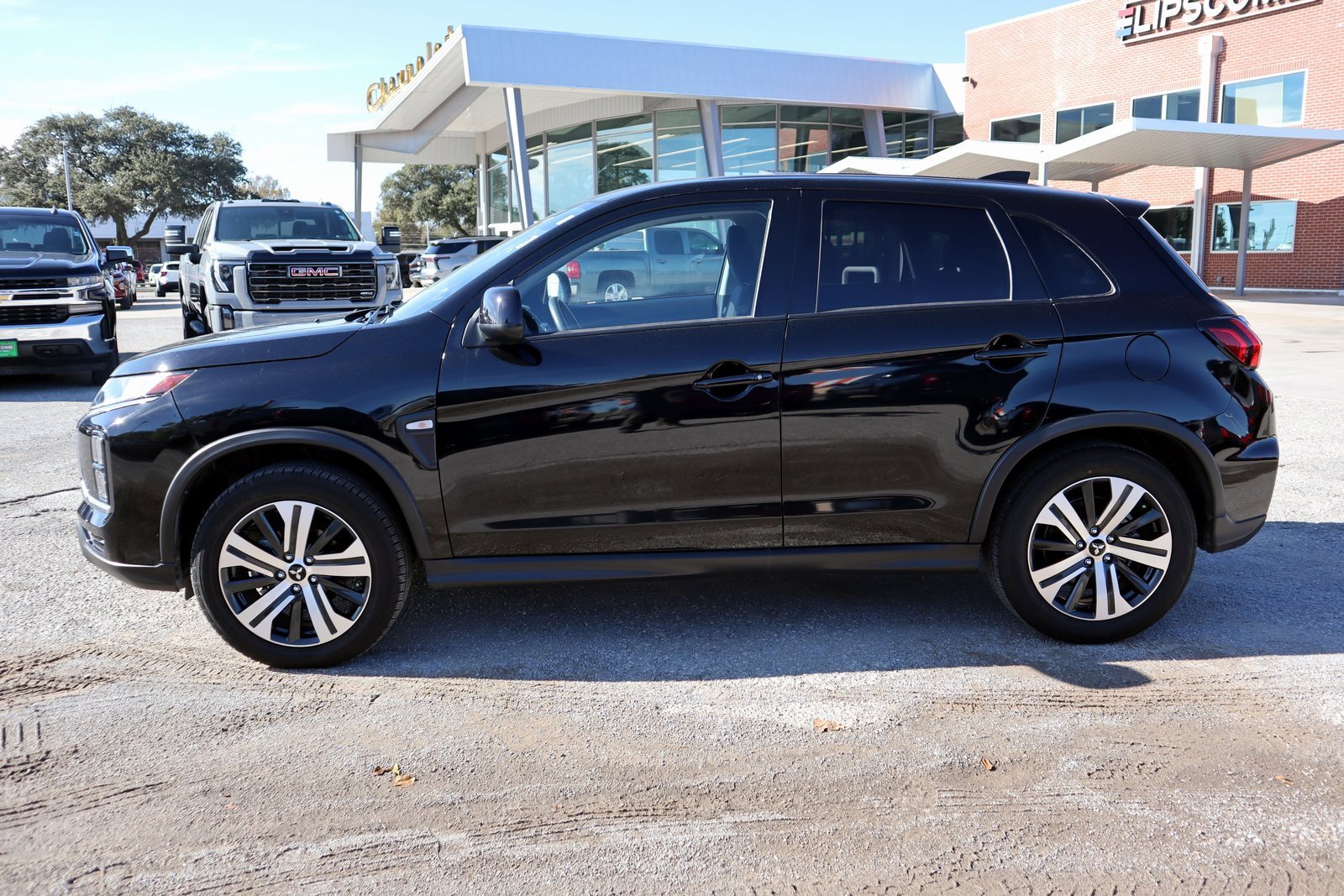 Used 2024 Mitsubishi Outlander Sport ES image 2