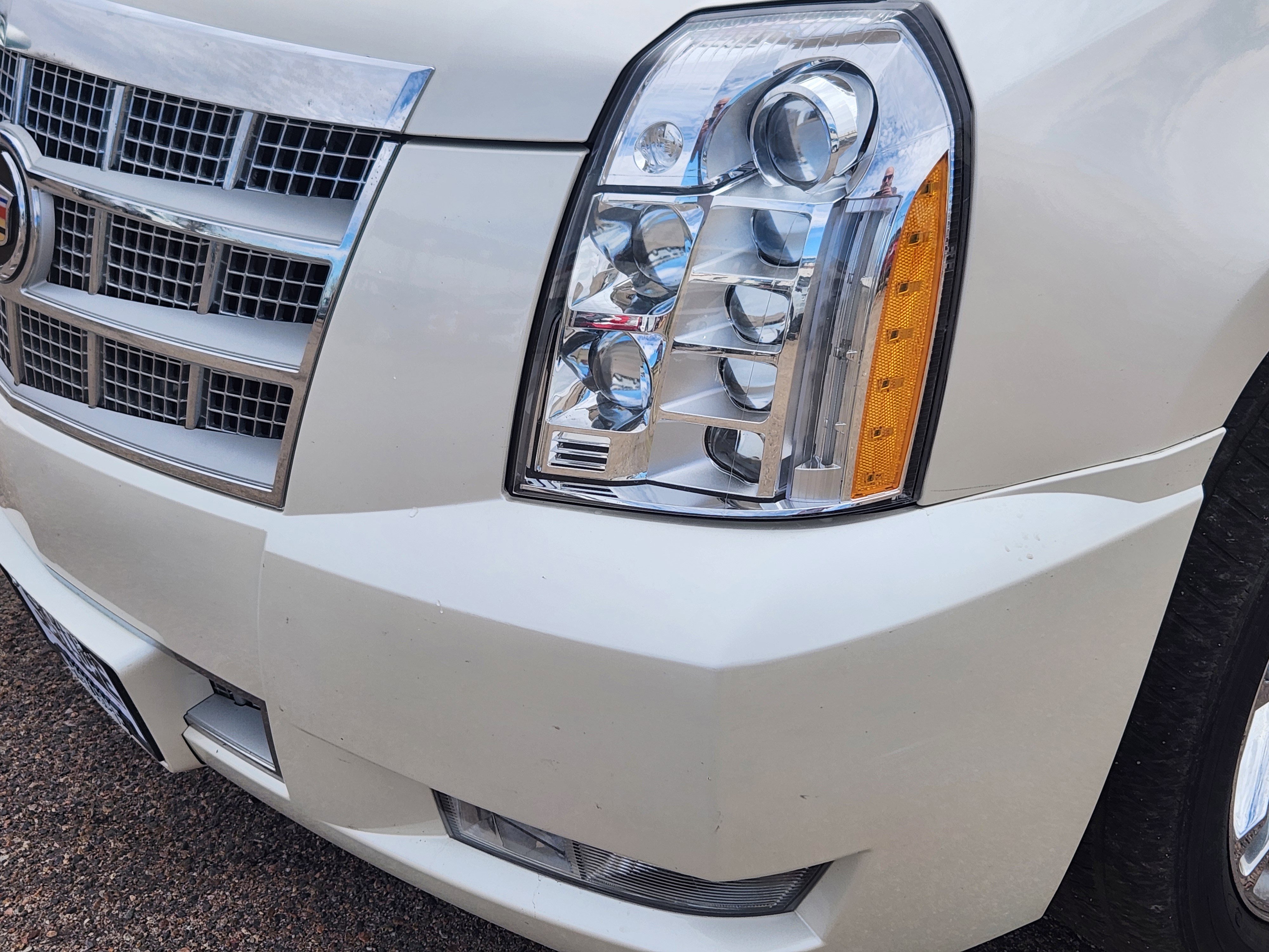 Used 2014 Cadillac Escalade Platinum image 5