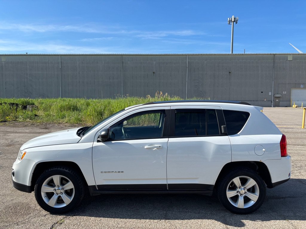 Used 2013 Jeep Compass Latitude AWD/4WD image 6