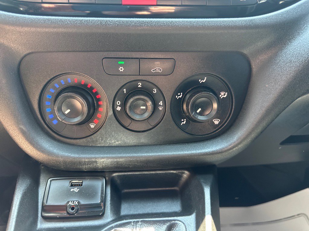 Used 2015 RAM ProMaster City Tradesman SLT w/ Rear Back-up Camera Group image 18