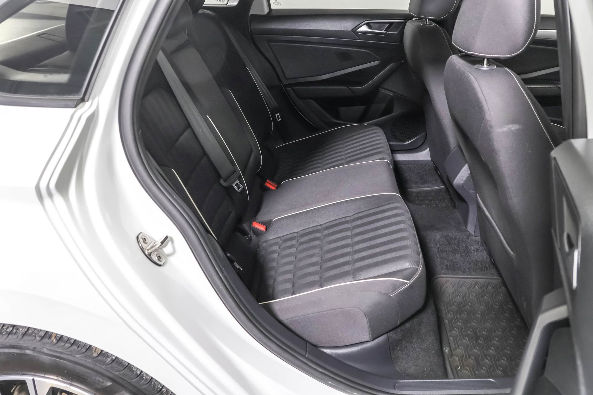 Used 2024 Volkswagen Jetta Sport image 39