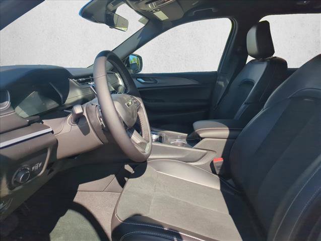 New 2025 Jeep Grand Cherokee Altitude image 3