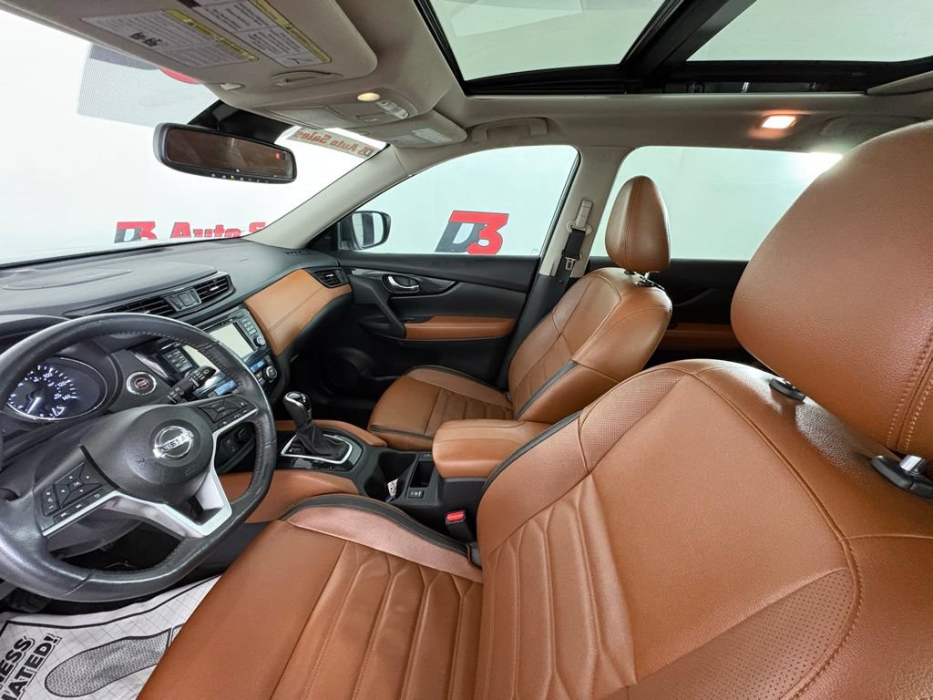Used 2017 Nissan Rogue SL w/ SL Premium Package FWD image 14