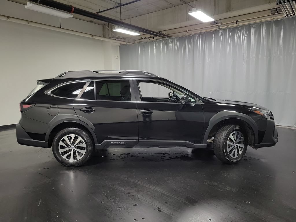 Used 2024 Subaru Outback Premium AWD/4WD image 9