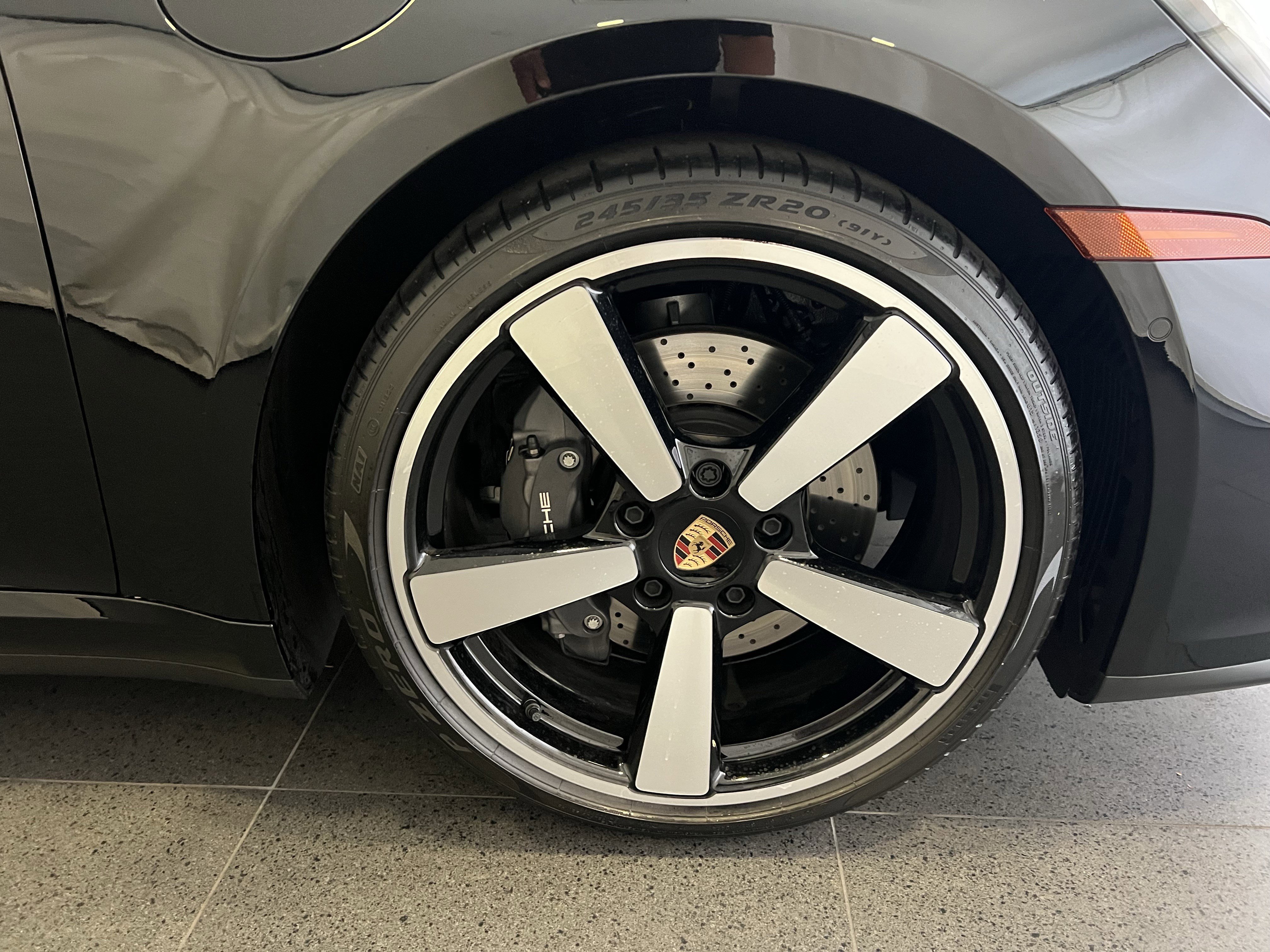 Certified 2025 Porsche 911 Carrera image 13