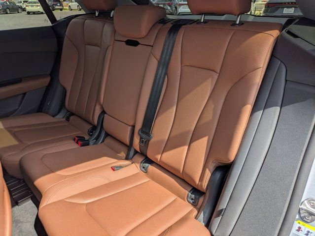 Used 2022 Audi Q8 Premium Plus image 27