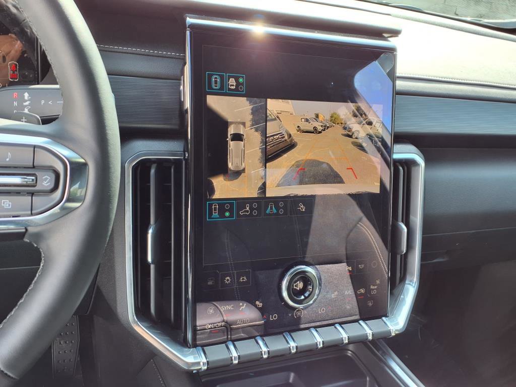 Used 2025 GMC Acadia Elevation image 6