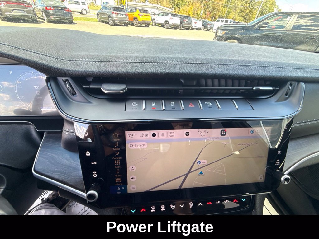 Used 2026 Jeep Grand Cherokee Altitude AWD/4WD image 18