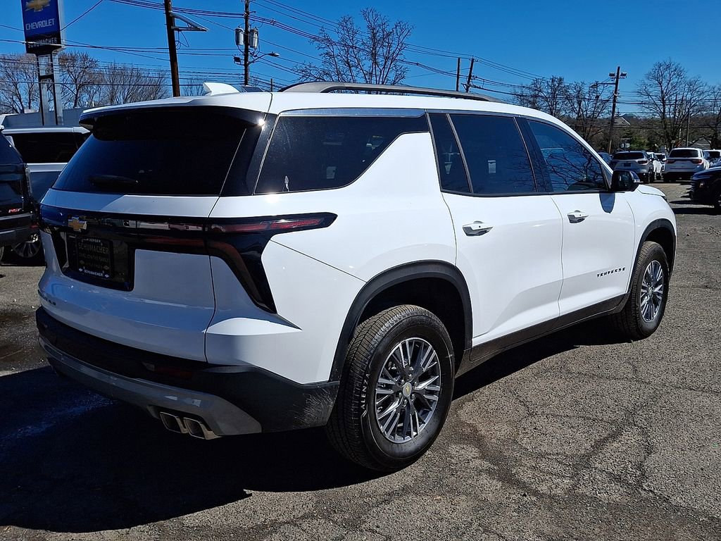 Used 2026 Chevrolet Traverse LT w/ Driver Confidence Package image 7