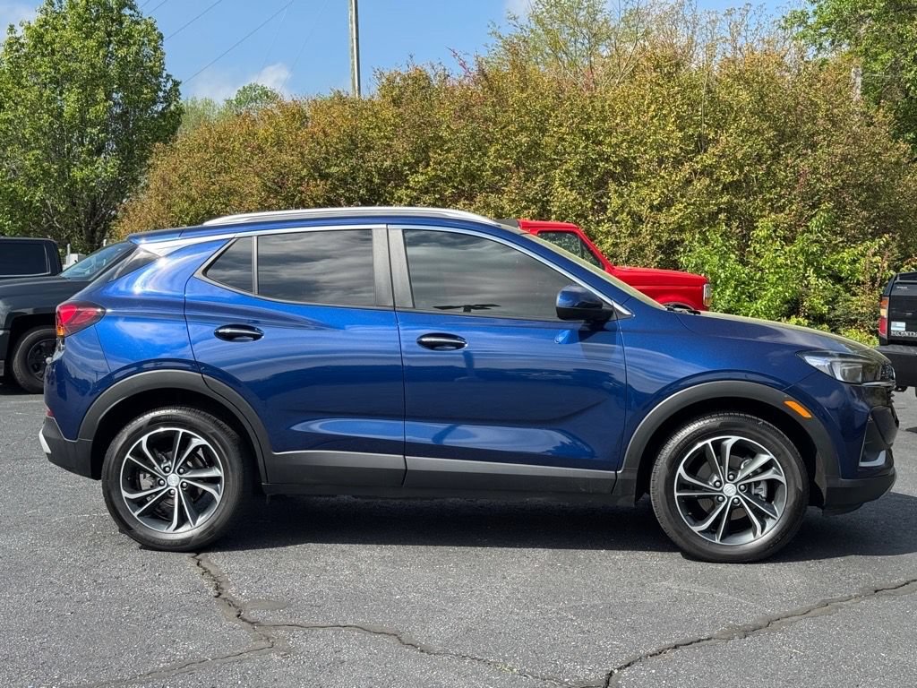 Used 2023 Buick Encore GX Select FWD image 2