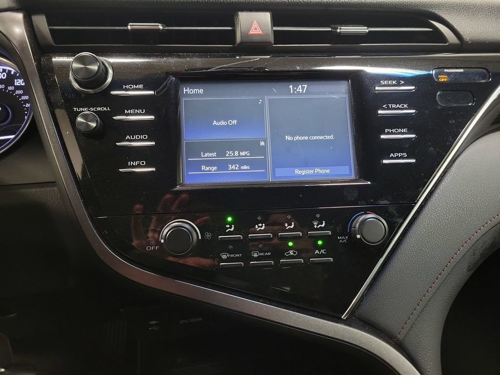 Used 2018 Toyota Camry LE FWD image 17